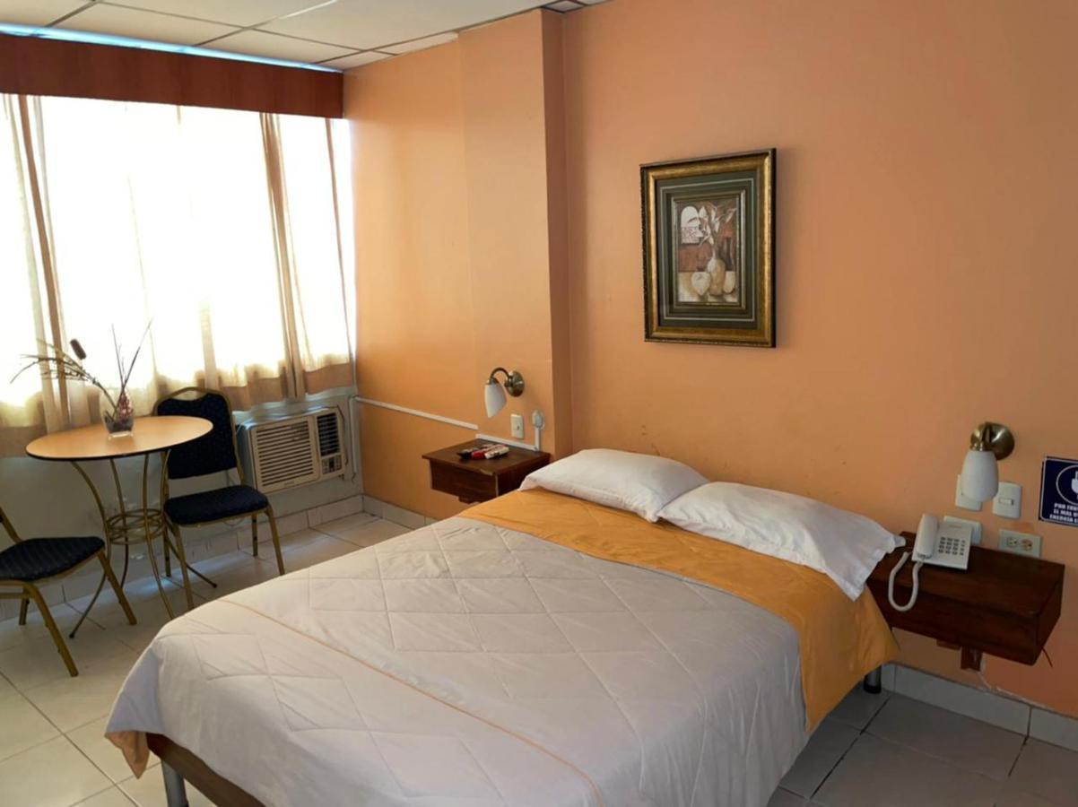 Tropical Inn Hotel Guayaquil Exterior photo