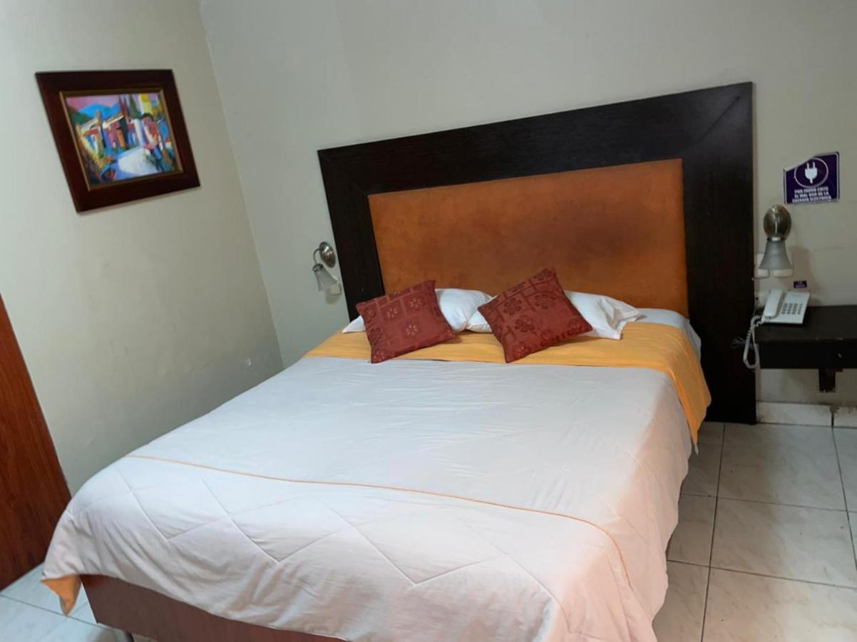 Tropical Inn Hotel Guayaquil Exterior photo