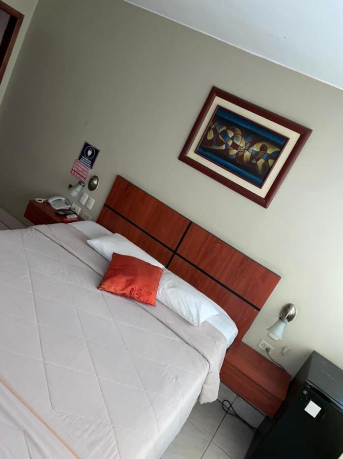 Tropical Inn Hotel Guayaquil Exterior photo