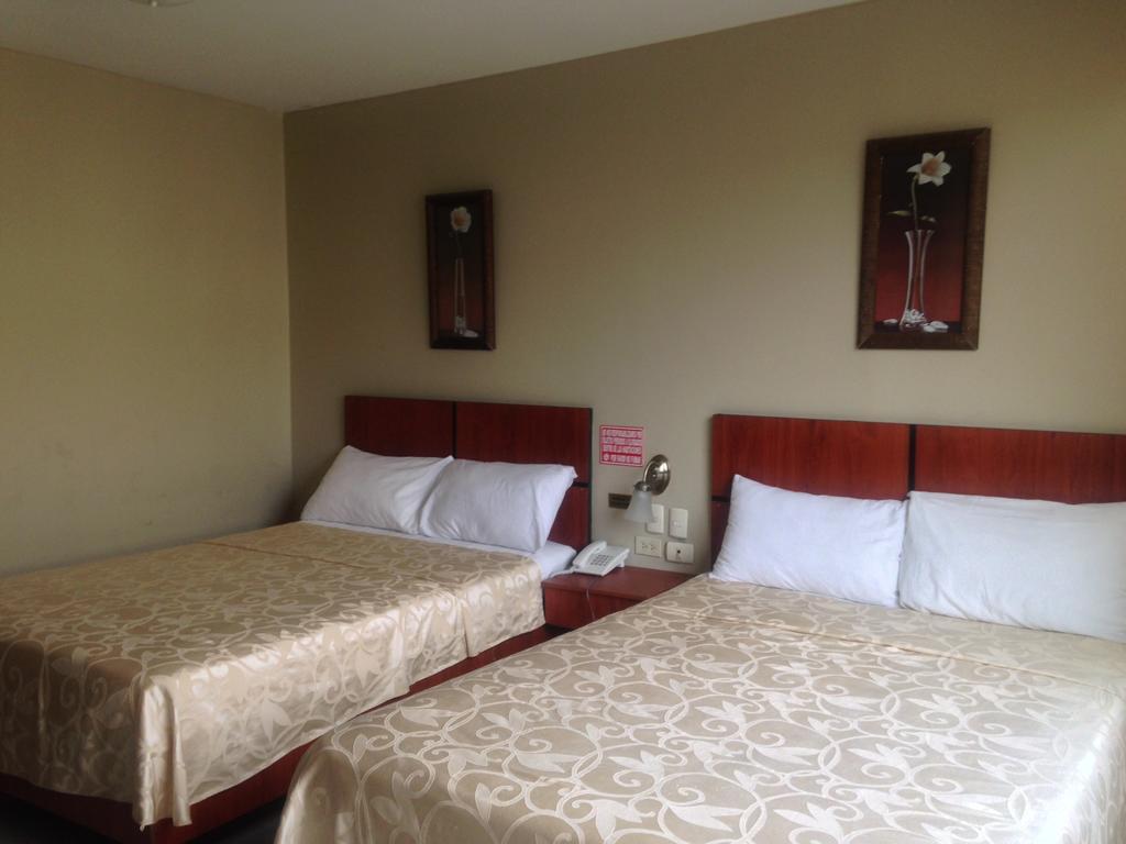 Tropical Inn Hotel Guayaquil Exterior photo