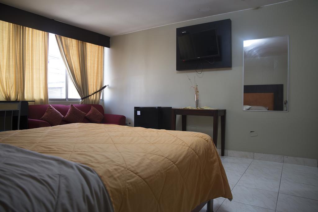 Tropical Inn Hotel Guayaquil Exterior photo