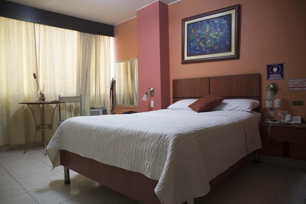 Tropical Inn Hotel Guayaquil Exterior photo