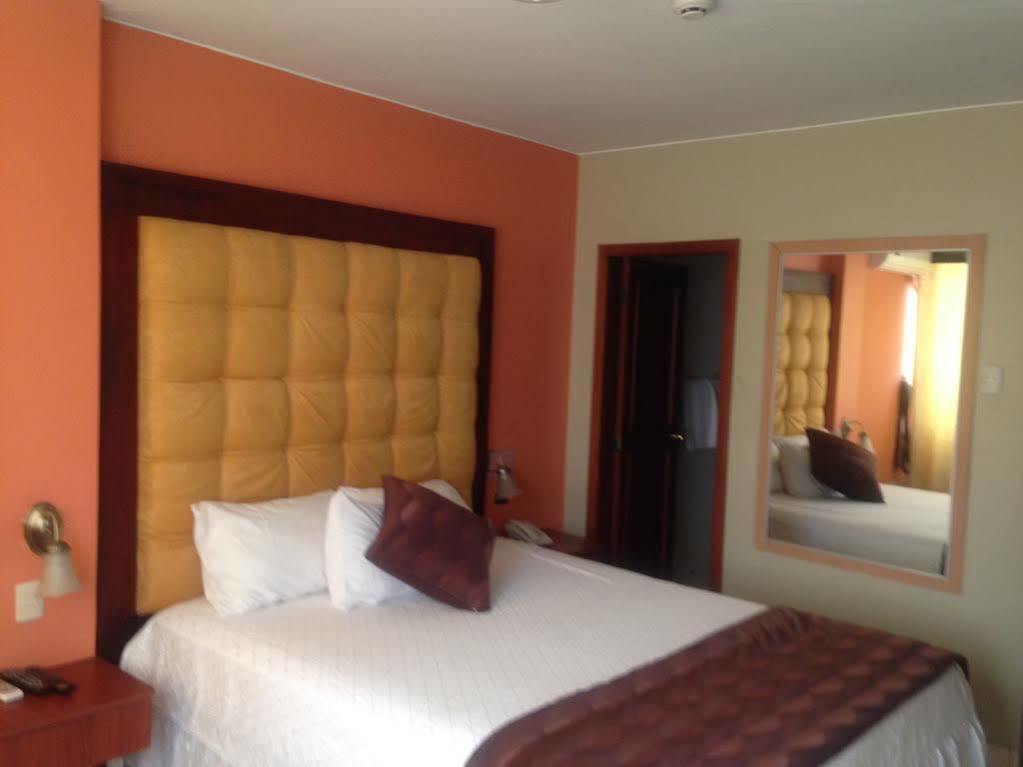 Tropical Inn Hotel Guayaquil Exterior photo